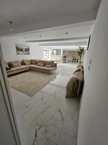 Maison dans corps de ferme Aéroport beauvais 14 minute (Maison dans corps de ferme Aeroport beauvais 14 minute) in Essuiles Maison dans corps de ferme Aéroport beauvais 14 minute (Maison dans corps de ferme Aeroport beauvais 14 minute) in Essuiles