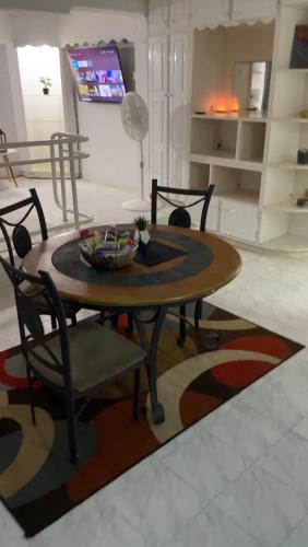 Cozy 2 Bedroom Furnished Apartment, Oistins Ch Ch in Остинс Cozy 2 Bedroom Furnished Apartment, Oistins Ch Ch in Остинс