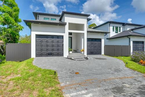 Walk to Celebration Park Naples Home with Pool! in Kelet-Naples Walk to Celebration Park Naples Home with Pool! in Kelet-Naples