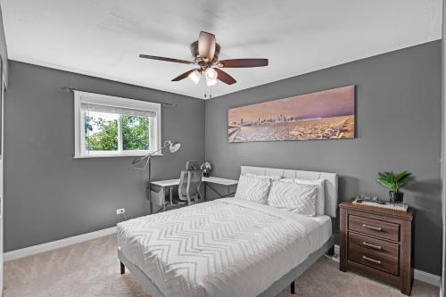 Modern Retreat with Private Pool & Yard, 10 mins to Tinley Ampitheatre home in Orland Grassland Modern Retreat with Private Pool & Yard, 10 mins to Tinley Ampitheatre home in Orland Grassland