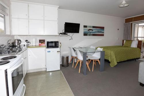 Peninsula Motel in Whitianga Peninsula Motel in Whitianga
