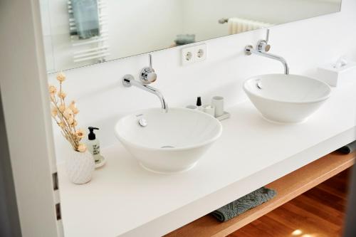 Bathroom, Hotel Haus Norderney in Norderney Bathroom, Hotel Haus Norderney in Norderney