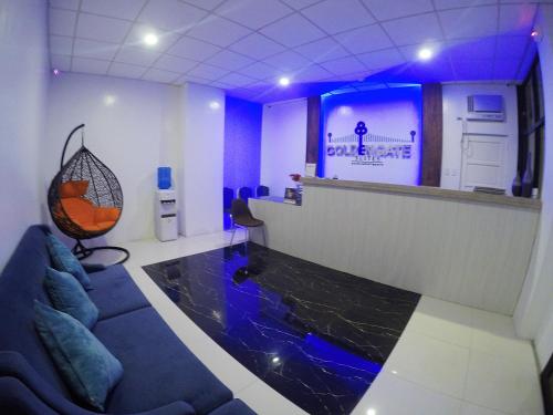 Shower, Golden Gate Suites in Dumaguete Shower, Golden Gate Suites in Dumaguete