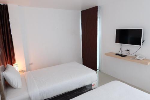 This photo about me2 Singhamuntra Resort Kamphaengsaen shared on HyHotel.com