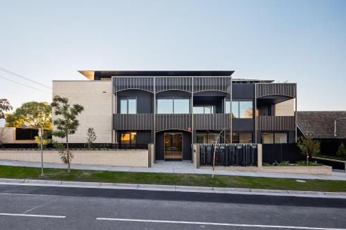 A szálláshely kívülről, Bright and Modern 1BR Apt with Balcony and Parking in Malvern A szálláshely kívülről, Bright and Modern 1BR Apt with Balcony and Parking in Malvern