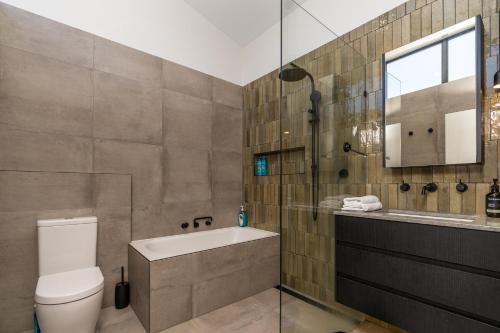 Létesítmények, 3BR Home near Canberra Hospital and Parliament House - Hosted by CanStay in Red Hill Létesítmények, 3BR Home near Canberra Hospital and Parliament House - Hosted by CanStay in Red Hill