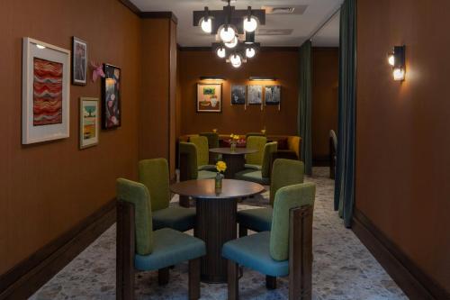 Pub/Lounge, The Tallison Hotel, a Tribute Portfolio Hotel near Fastimes Indoor Karting Pub/Lounge, The Tallison Hotel, a Tribute Portfolio Hotel near Fastimes Indoor Karting