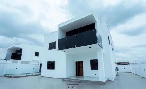 Enak homes in Dawhenya Enak homes in Dawhenya