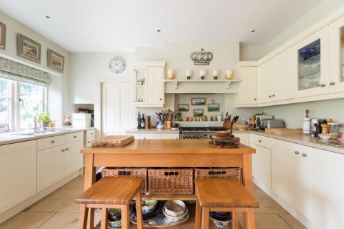 Elegant Cotswold Retreat in Lechlade Elegant Cotswold Retreat in Lechlade