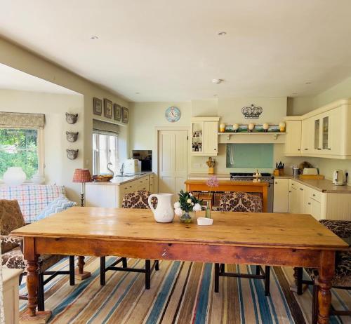 Elegant Cotswold Retreat in Lechlade Elegant Cotswold Retreat in Lechlade