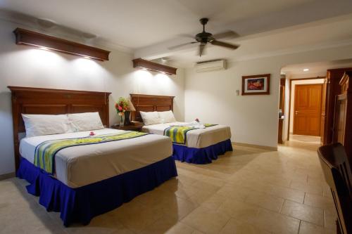 This photo about Manta Ray Bay Resort shared on HyHotel.com