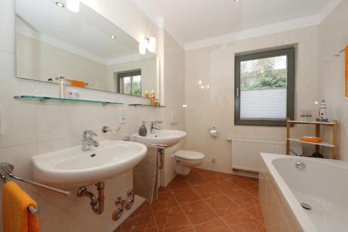 Apartment image 6
