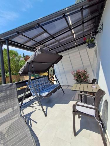 Erkély/terasz, Igali Varázs Apartman 150 méter a fürdőtől (Igali Varazs Apartman 150 meter a furdotol) in Igal Erkély/terasz, Igali Varázs Apartman 150 méter a fürdőtől (Igali Varazs Apartman 150 meter a furdotol) in Igal