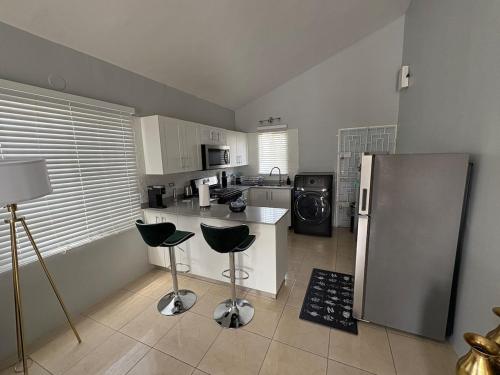 Cheerful two bedroom home close to mall and Hellshire beach in 스패니쉬 타운 Cheerful two bedroom home close to mall and Hellshire beach in 스패니쉬 타운