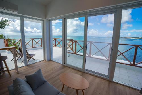 與浪共舞 near Penghu Great Bridge 與浪共舞 near Penghu Great Bridge