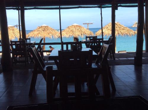 Restaurant, Aow Leuk Grand Hill in Ao Leuk Bay Restaurant, Aow Leuk Grand Hill in Ao Leuk Bay