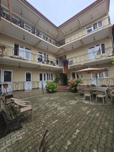 Гостевой дом MK 9 apreli д 34 (Гостевои дом MK 9 apreli д 34) in Κομπουλέτι Гостевой дом MK 9 apreli д 34 (Гостевои дом MK 9 apreli д 34) in Κομπουλέτι