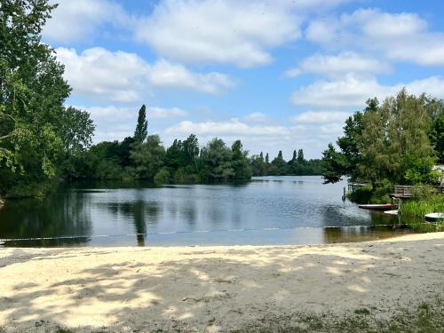 沙灘, Campingplatz am Landwehrsee in 德爾費爾登 沙灘, Campingplatz am Landwehrsee in 德爾費爾登