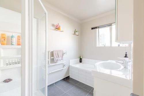 Room in Wellington in โพรีรัว Room in Wellington in โพรีรัว