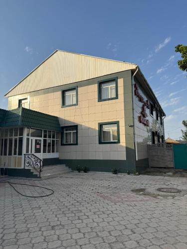 Eingang, Гостиница Асем-Ай (Гостиница Асем-Аи) in Taraz Eingang, Гостиница Асем-Ай (Гостиница Асем-Аи) in Taraz