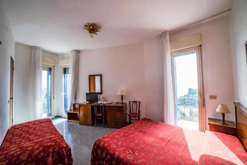 Hotel Isola Bella in Таорміна Hotel Isola Bella in Таорміна
