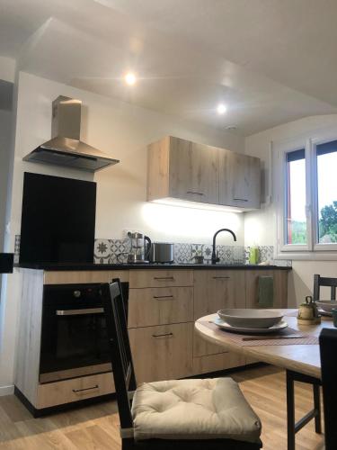 Quiet apartment with terrace, garden in أودوس Quiet apartment with terrace, garden in أودوس