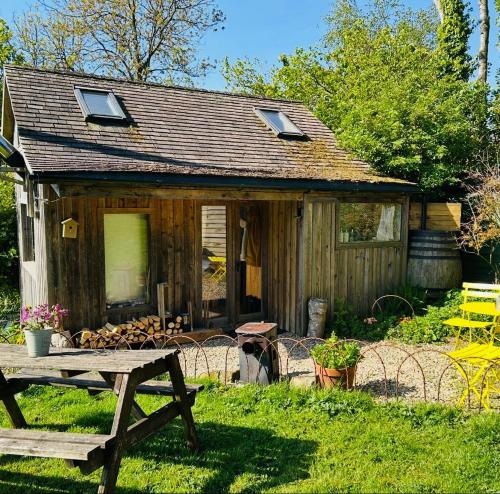 The Cabin at Shambala- now with sauna available to book! in Robin Hood's Bay The Cabin at Shambala- now with sauna available to book! in Robin Hood's Bay
