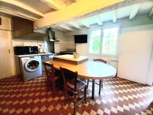 Grand Mas, 32 hectares, nature and get-togethers in Mirepoix Grand Mas, 32 hectares, nature and get-togethers in Mirepoix