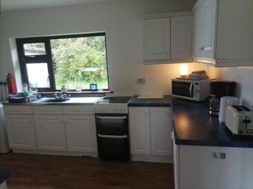 Tievemore - Connemara Bayfront Retreat in Moyard Tievemore - Connemara Bayfront Retreat in Moyard