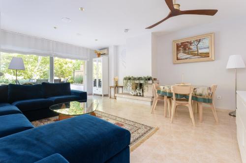 Létesítmények, SeaBreezeHeaven - Sea View Apartment, Pool & Spacious Terrace with BBQ - 50m from Sant Pol Beach in S'Agaro Létesítmények, SeaBreezeHeaven - Sea View Apartment, Pool & Spacious Terrace with BBQ - 50m from Sant Pol Beach in S'Agaro
