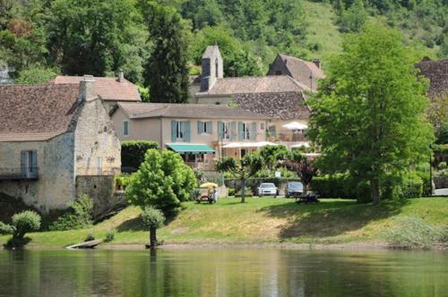 View, Hotel-Restaurant Cote Rivage in Badefols-sur-Dordogne View, Hotel-Restaurant Cote Rivage in Badefols-sur-Dordogne