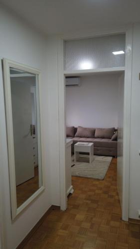 Apartmani Bulevar Kneza Miloša (Apartmani Bulevar Kneza Milosa) in บิสตริซา Apartmani Bulevar Kneza Miloša (Apartmani Bulevar Kneza Milosa) in บิสตริซา