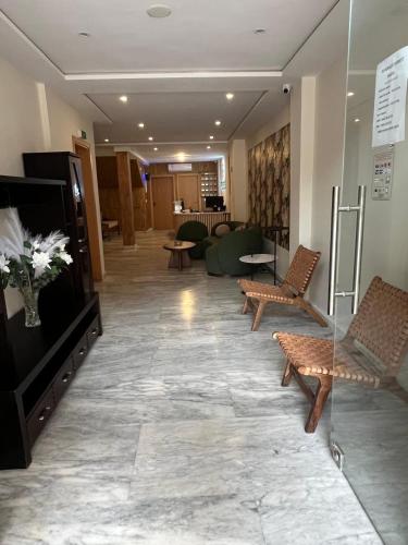 Hôtel Everest, Séjour Balnéaire à Saïdia (Hotel Everest, Sejour Balneaire a Saidia) in סאידייה Hôtel Everest, Séjour Balnéaire à Saïdia (Hotel Everest, Sejour Balneaire a Saidia) in סאידייה