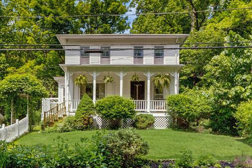 The Oversee in Кеука Парк (Нью-Йорк) The Oversee in Кеука Парк (Нью-Йорк)