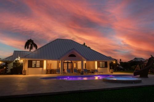 The Fairway 6BRFamilyVilla 20-24ppl Pool Slide Tub in โลว์แลนด์ The Fairway 6BRFamilyVilla 20-24ppl Pool Slide Tub in โลว์แลนด์