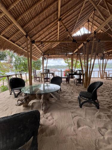 Restaurant, Signatura Scuba Gili gede Dive and Bed & Breakfast Tanjungan Beach Bungalow Gili Gede Indah in Gili Gede Restaurant, Signatura Scuba Gili gede Dive and Bed & Breakfast Tanjungan Beach Bungalow Gili Gede Indah in Gili Gede