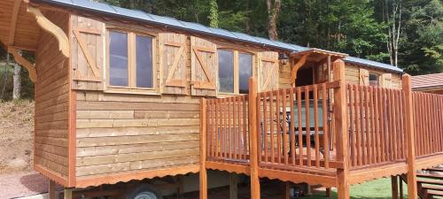 Roulotte Le Coq La Mazille in La Clayette Roulotte Le Coq La Mazille in La Clayette