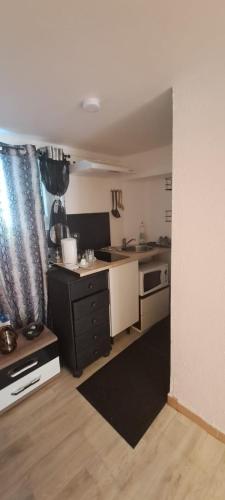 Studio indépendant - chambre privé confortable & tv canal plus (Studio independant - chambre prive confortable & tv canal plus) in Goussainville Studio indépendant - chambre privé confortable & tv canal plus (Studio independant - chambre prive confortable & tv canal plus) in Goussainville