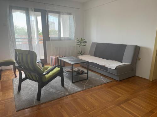 Peace in the heart of downtown in Center Peace in the heart of downtown in Center