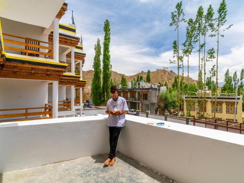 Balcony/terrace, Hotel Bayshu - The Hosteller Leh in Leh Balcony/terrace, Hotel Bayshu - The Hosteller Leh in Leh