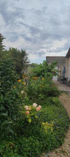 Kert, Villa Margo in Chateaubernard Kert, Villa Margo in Chateaubernard