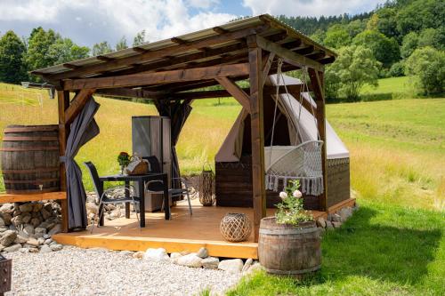 Glamping s piknikem u koní (Glamping s piknikem u koni) in Sobotin Glamping s piknikem u koní (Glamping s piknikem u koni) in Sobotin