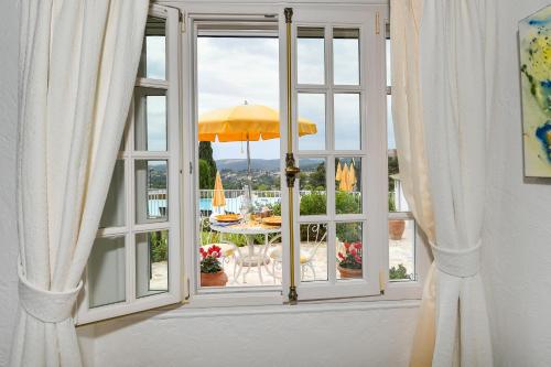 Hotel Le Hameau in Saint-Paul-de-Vence Hotel Le Hameau in Saint-Paul-de-Vence