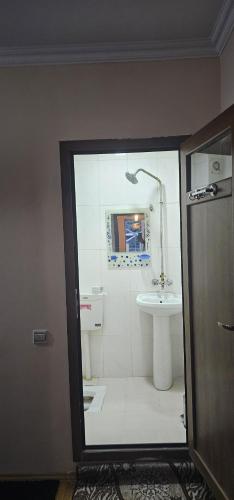 Phòng tắm, Vandam Hotel & Hostel Gabala in Vandam Phòng tắm, Vandam Hotel & Hostel Gabala in Vandam