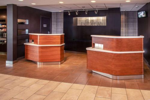 Lobby, Sonesta Select Newark Christiana Mall in Newark (DE) Lobby, Sonesta Select Newark Christiana Mall in Newark (DE)