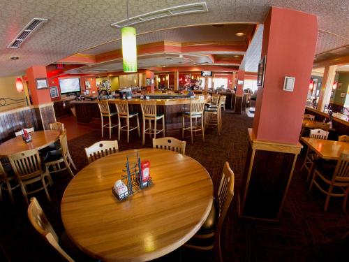 Ételek és italok, The Oakes Hotel Overlooking the Falls near Daredevil Galéria Ételek és italok, The Oakes Hotel Overlooking the Falls near Daredevil Galéria