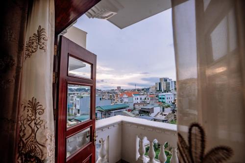 View, Pearl Hotel Ha Long near Luon Caves View, Pearl Hotel Ha Long near Luon Caves