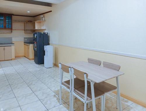 Lobby, RedDoorz @ Yssa Ademar near Robinsons Jaro in La Paz Lobby, RedDoorz @ Yssa Ademar near Robinsons Jaro in La Paz