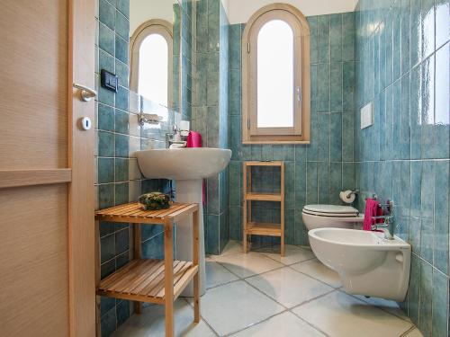 Bathroom, Villa Omero in Sperlonga Bathroom, Villa Omero in Sperlonga