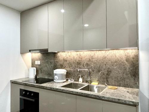 Bonded in Dong Du Bonded in Dong Du